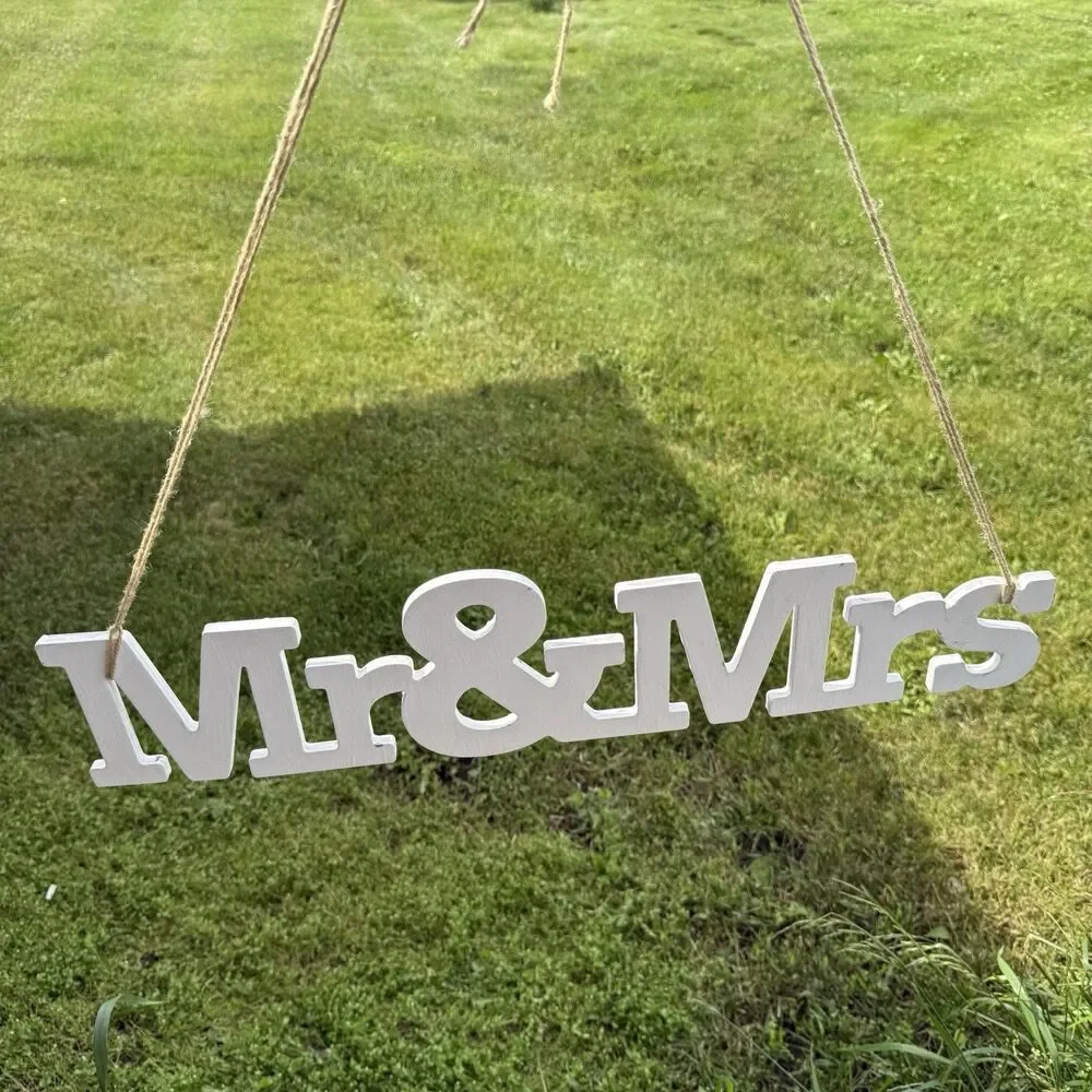 Wooden Mr & Mrs Hanging Wedding Sign White Rustic Twine Bridal Shower Decor